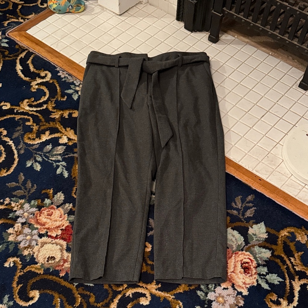 LOFT Charcoal Gray flannel Trousers in ankle/crop length. Worn 3 times